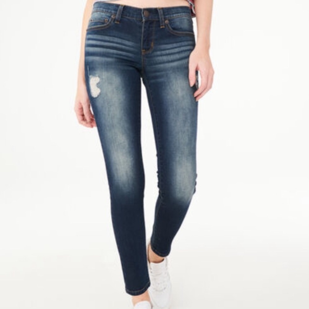 Aeropostale Seriously Stretchy Distressed Low-Rise Jegging